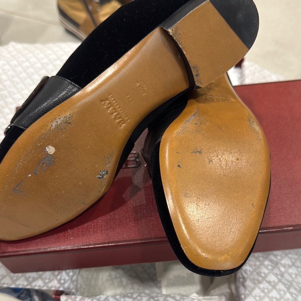 Elegant Black Women's Loafers - Picture 5 of 8